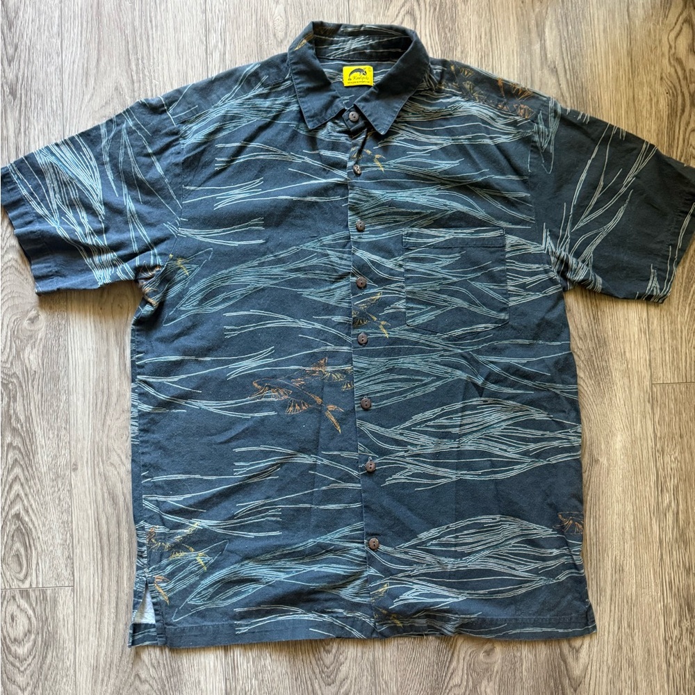 Kealopiko Gray Button Down Shirt Large